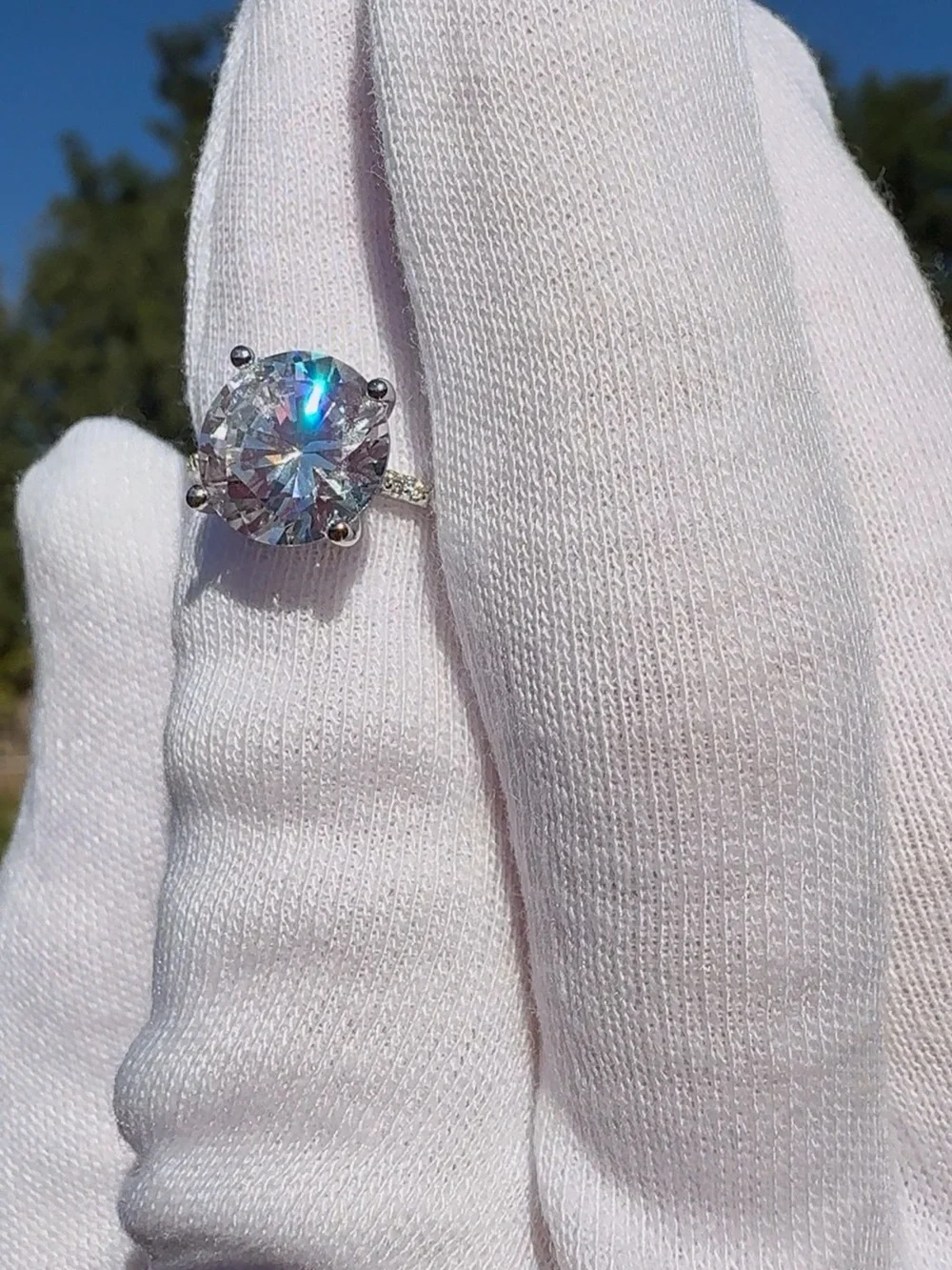 Elegant Natural Zircon Silver Women's Ring